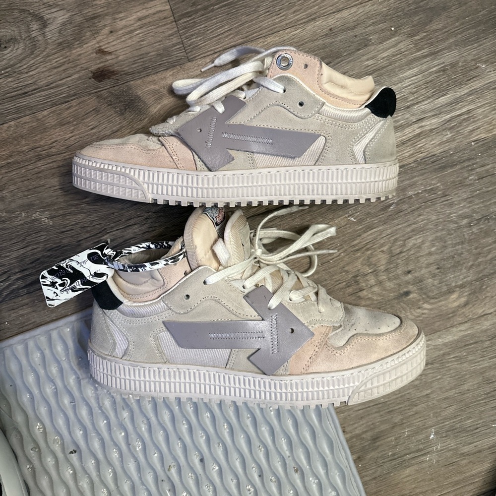 Off-White Offcourt Floating Arrow 3.0